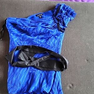 Bebe off the shoulder blud shirt. Like new XXS